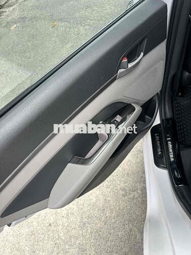 Hyundai Elantra 2016 1.6 MT