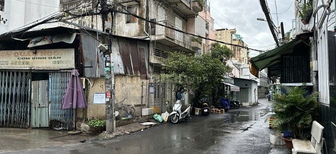 Căn góc 2 mặt tiền đường 10m và  6m. Rất tiện xậy mới