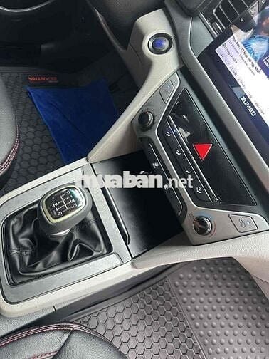 Hyundai Elantra 2016 1.6 MT