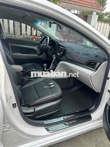 Hyundai Elantra 2016 1.6 MT