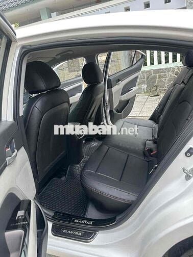 Hyundai Elantra 2016 1.6 MT