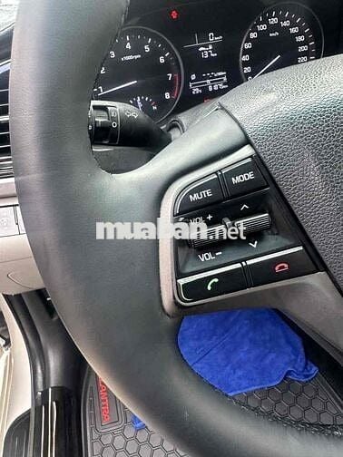 Hyundai Elantra 2016 1.6 MT