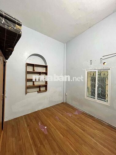Nhà 3 tầng, 57m2, mặt ngõ Khương Trung, thoáng trước sau.