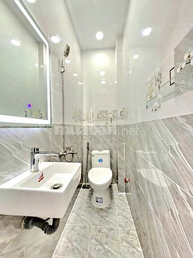 nhà bán chính chủ 1 lầu có sổ hồng gần Phú Mỹ Hưng quận 7