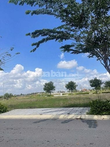 Bán đất Lã Xuân Oai Q9 - Giá 30triệu/m2- cách Vành Đai 3 chỉ 2km 