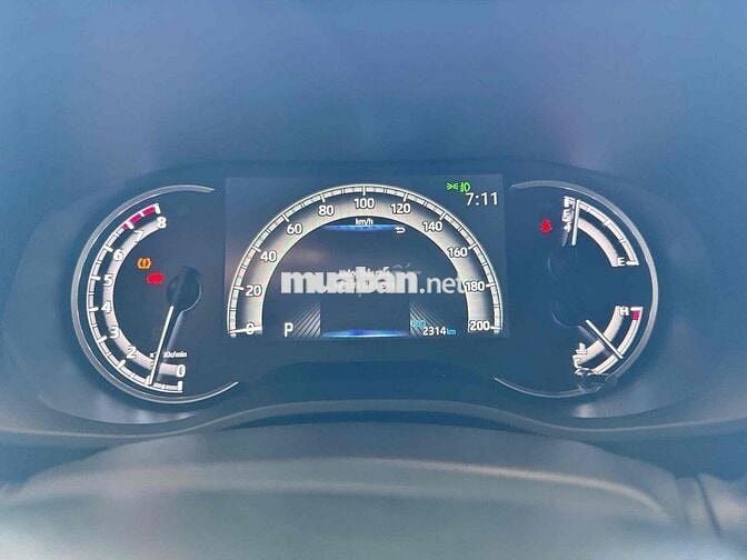 Toyota Innova Cross 2025 2.400KM Thương lượng mạnh