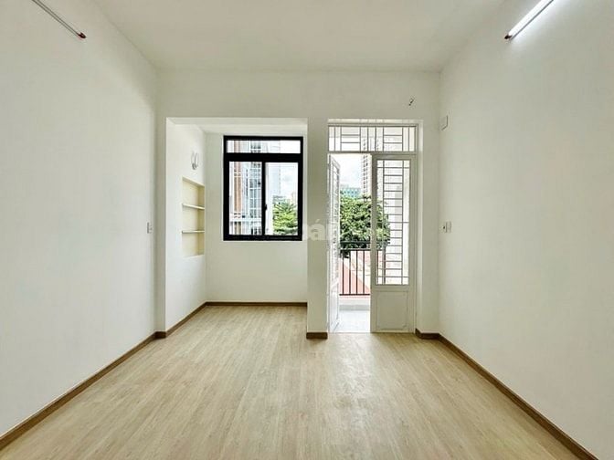NGUYỄN XÍ, NHÀ HẺM XE HƠI CÁCH ĐƯỜNG CHÍNH 40M