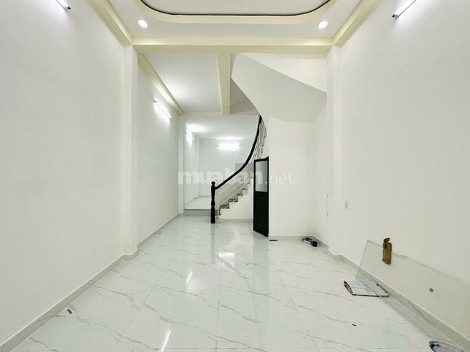 NGUYỄN XÍ, NHÀ HẺM XE HƠI CÁCH ĐƯỜNG CHÍNH 40M