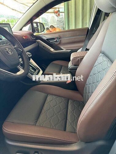 Toyota Innova Cross 2025 2.400KM Thương lượng mạnh