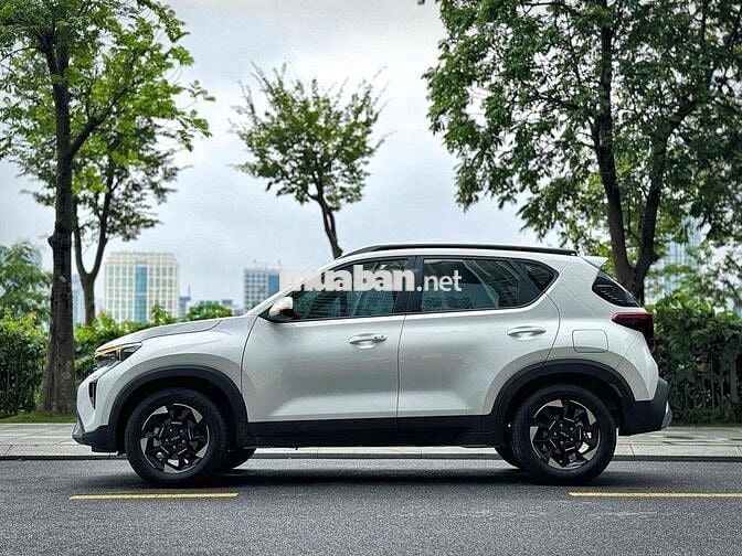 Kia Sonet 2025 Luxury 1.5 AT - 2000 km