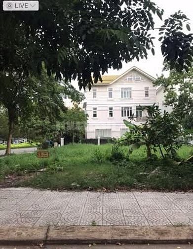 cần tiền bán biệt thự góc 2 mặt tiền có tầng hầm sadeco trung sơnchchủ