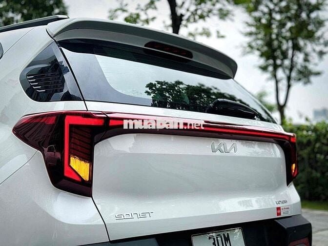 Kia Sonet 2025 Luxury 1.5 AT - 2000 km