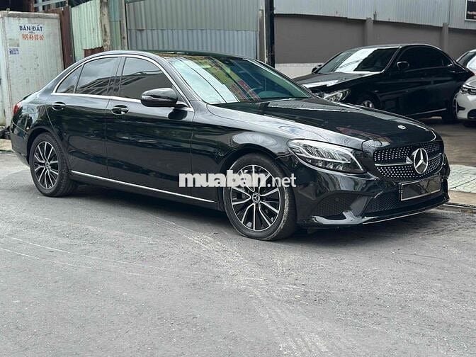 Mercedes Benz C200 - 56000 km model 2020
