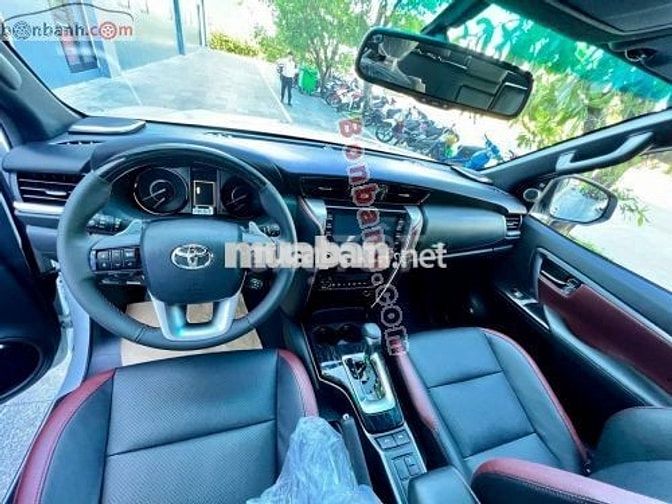 Toyota Fortuner Legender 2.4L 4x2 AT 2025