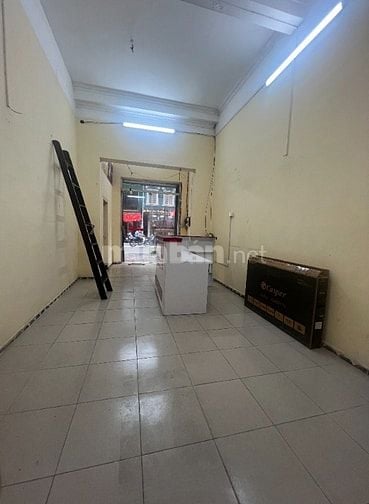 Cho thuê cửa hàng tại phố Lò Đúc, 22m2, mặt tiền 4m, chính chủ