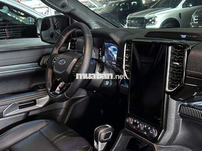 Ford Ranger Wildtrak 2024, lướt 8.000km, vay 75%