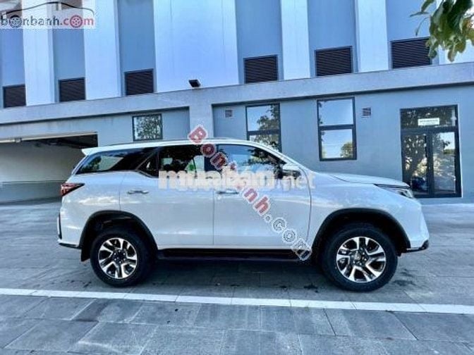 Toyota Fortuner Legender 2.4L 4x2 AT 2025
