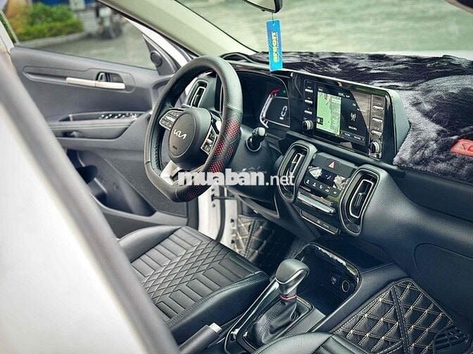 Kia Sonet 2025 Luxury 1.5 AT - 2000 km