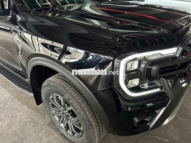 Ford Ranger Wildtrak 2024, lướt 8.000km, vay 75%