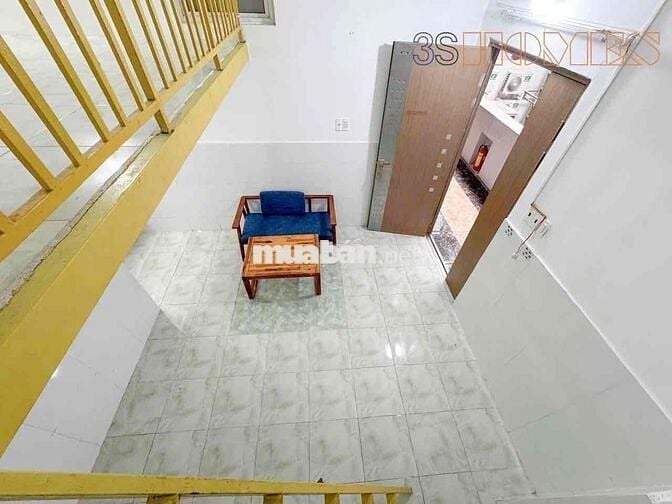 Phòng gác lửng trống ở liền gần Cộng Hoà