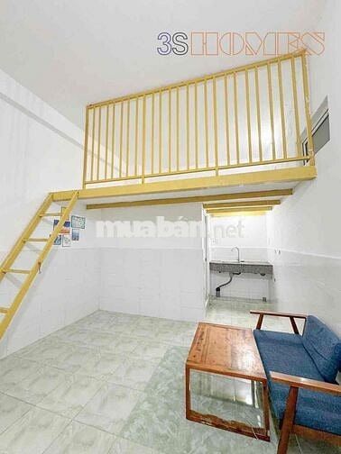 Phòng gác lửng trống ở liền gần Cộng Hoà