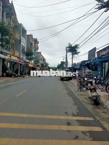 Cần bán 54m2 gần chợ Phụng Châu, 3 mặt thoáng.