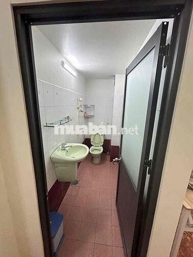 🏠🏠NHÀ THUÊ HẺM CMT8 5PN 3WC GIÁ CHỈ 16TRIỆU NHÀ TRỐNG SẴN SẠCH SẼ