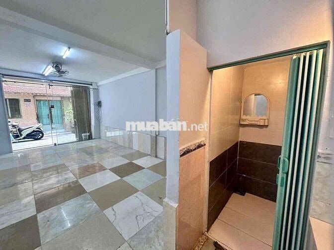 NHÀ THUÊ MẶT TIỀN HẺM HOÀNG SA TRỆT 2 LẦU 2PN 3WC NHÀ ĐẸP SẠCH SẼ