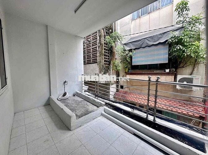 NHÀ THUÊ MẶT TIỀN HẺM HOÀNG SA TRỆT 2 LẦU 2PN 3WC NHÀ ĐẸP SẠCH SẼ