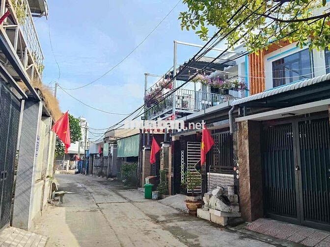 Mặt tiền đường Sông Đà sát chợ Bình Kỳ