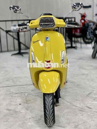 Vespa Sprint 125 2021 vàng đẹp, biển 93 chính chủ