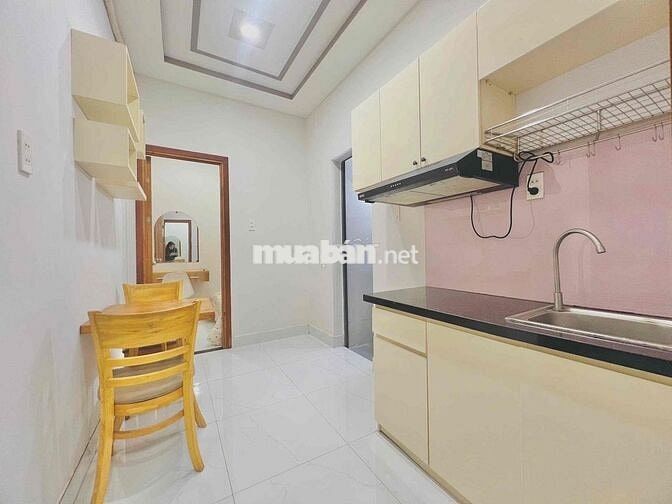 🆕🔥Cho thuê căn 2PN, hầm xe thang máy, gần phố ẩm thực Phan Xích Long