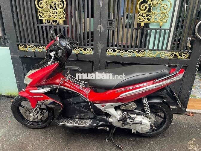 bán Honda airblade máy rất êm, giấy tờ đầy đủ
