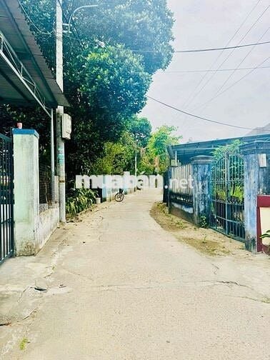 Mặt tiền đường Sông Đà sát chợ Bình Kỳ