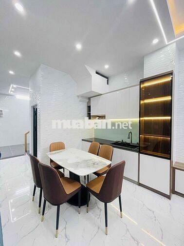 Cần bán gấp nhà mặt tiền cách võ văn kiệt 200m , bình thuỷ cần thơ