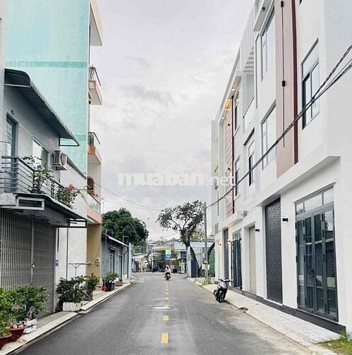 Cần bán gấp nhà mặt tiền cách võ văn kiệt 200m , bình thuỷ cần thơ