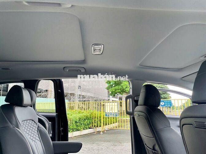 Hyundai Custin 2025 Cao Cấp 2.0T - 10,000 km.