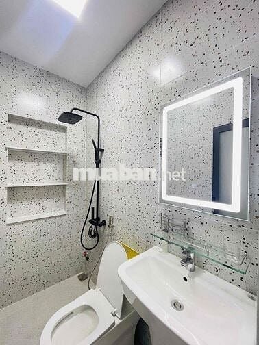 Cần bán gấp nhà mặt tiền cách võ văn kiệt 200m , bình thuỷ cần thơ