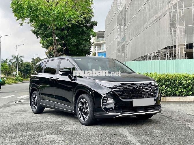 Hyundai Custin 2025 Cao Cấp 2.0T - 10,000 km.