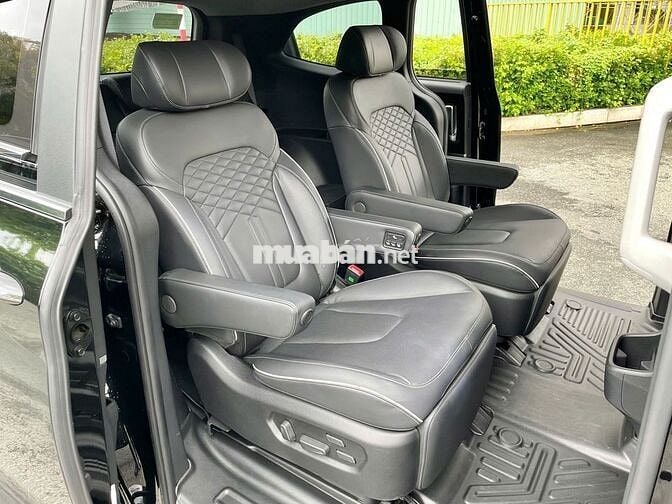 Hyundai Custin 2025 Cao Cấp 2.0T - 10,000 km.