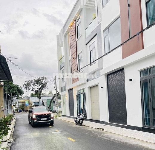 Cần bán gấp nhà mặt tiền cách võ văn kiệt 200m , bình thuỷ cần thơ