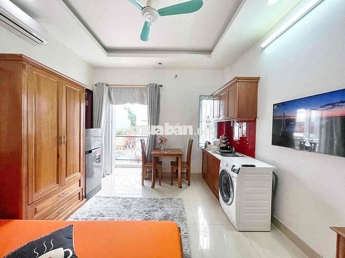Ở NGAY! CĂN HỘ BAN CÔNG NGAY HUỲNH VĂN BÁNH PN SIÊU AN NINH - FULL ĐỒ