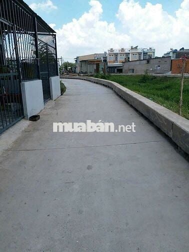 Cho thuê nhà nguyên căn  thoáng mát, yên tĩnh. Gần chung cư Picity.
