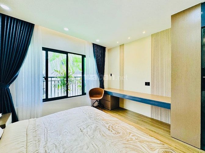 Bán nhà mặt tiền đẹp 5 tầng 549A Tân Sơn P12 Gò Vấp (THANG MÁY 650kg