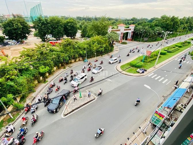 Bán nhà mặt tiền đẹp 5 tầng 549A Tân Sơn P12 Gò Vấp (THANG MÁY 650kg