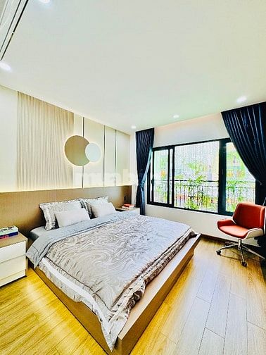 Bán nhà mặt tiền đẹp 5 tầng 549A Tân Sơn P12 Gò Vấp (THANG MÁY 650kg