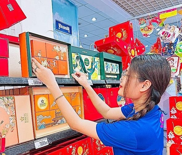 Siêu Thị Tuyển Thêm NV Trung Tuổi Phụ Quầy Hàng, Tạp Vụ Mùa Trung Thu