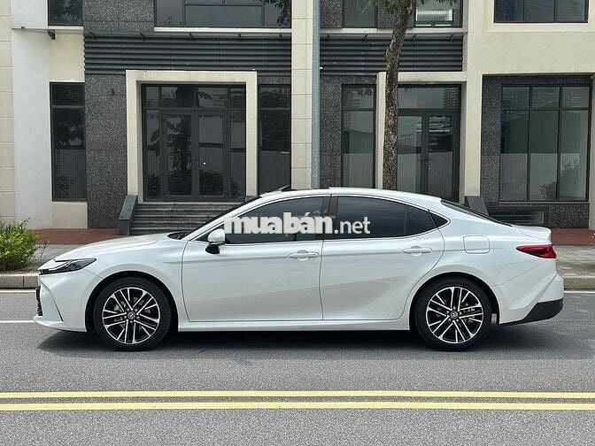 Toyota Camry Sx 2025 2.0Q - 1000 km Siêu Lướt