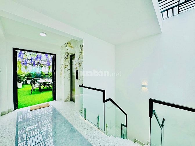 Bán nhà mặt tiền đẹp 5 tầng 549A Tân Sơn P12 Gò Vấp (THANG MÁY 650kg