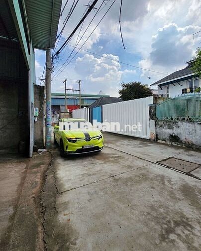 Cho thuê kho Quốc lộ 1A 
DT: 230M 
giá : 18 tr